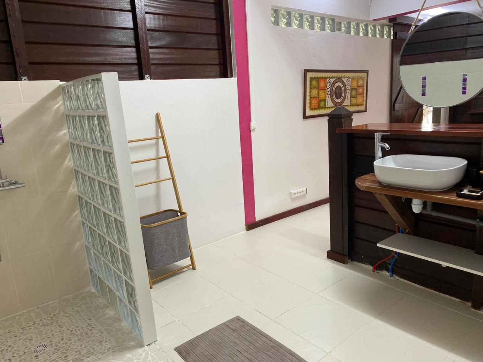 Le Goyav' Appart Avec Piscine Et Jacuzzi Au Vauclin Le Vauclin Ruang foto
